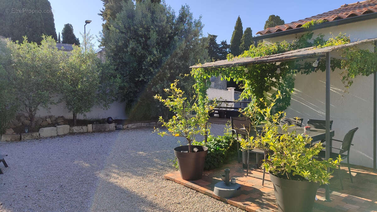 Maison à GALLARGUES-LE-MONTUEUX