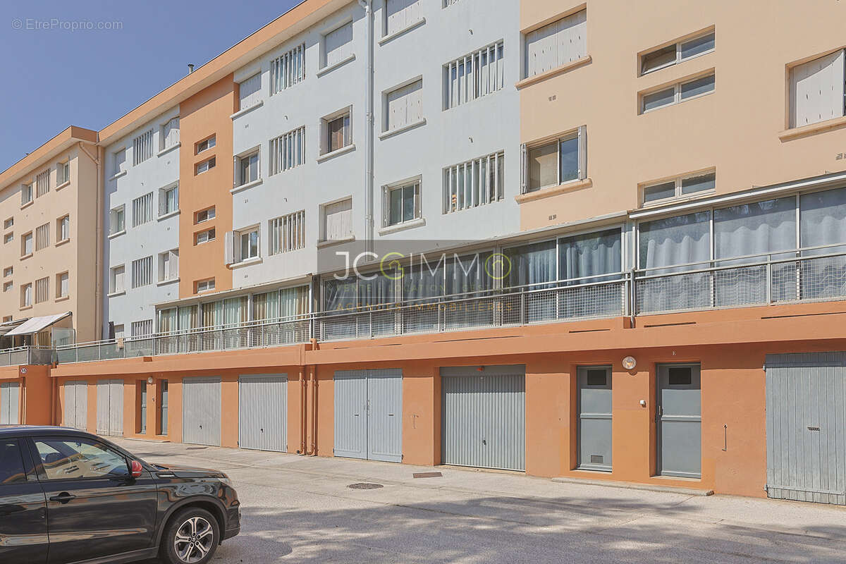 Hyeres (olbius riquier) - appartement t4 - loggia - cave - parking - photo 16