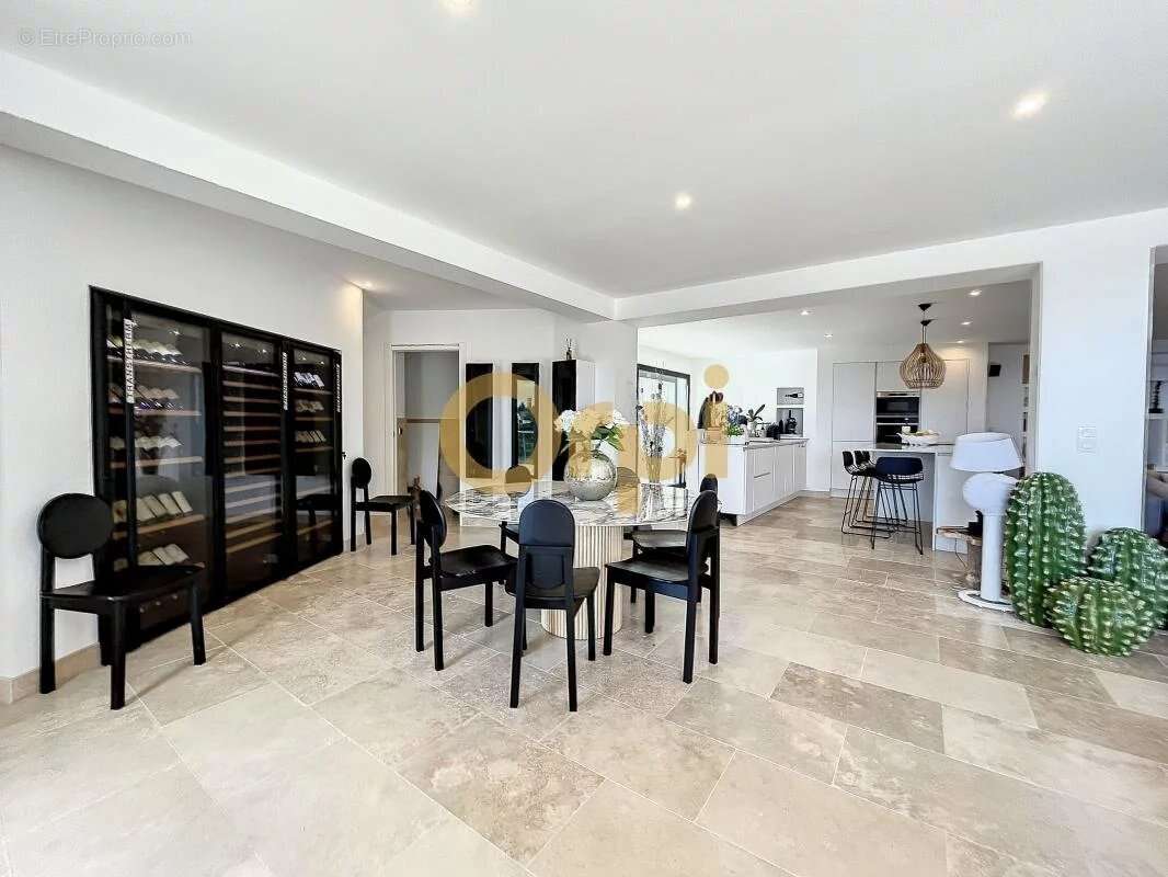 Maison à LES ISSAMBRES