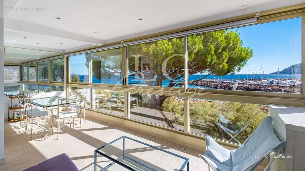 Appartement à MANDELIEU-LA-NAPOULE