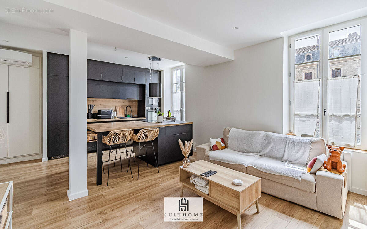 Appartement à ANSE