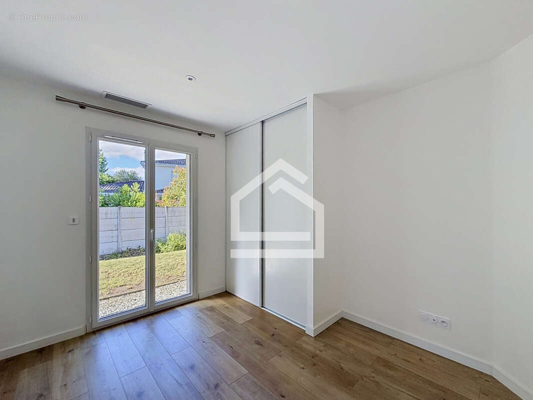 Saint Aubin de médoc - Exclusivité - Maison avec trois chambres et garage dans un environnement privilégié - photo 7
