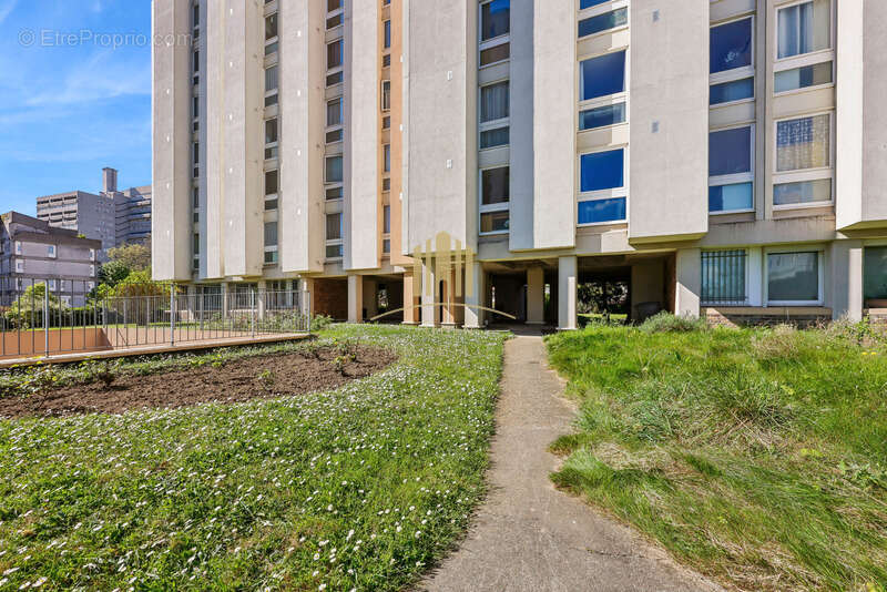 Autre à IVRY-SUR-SEINE