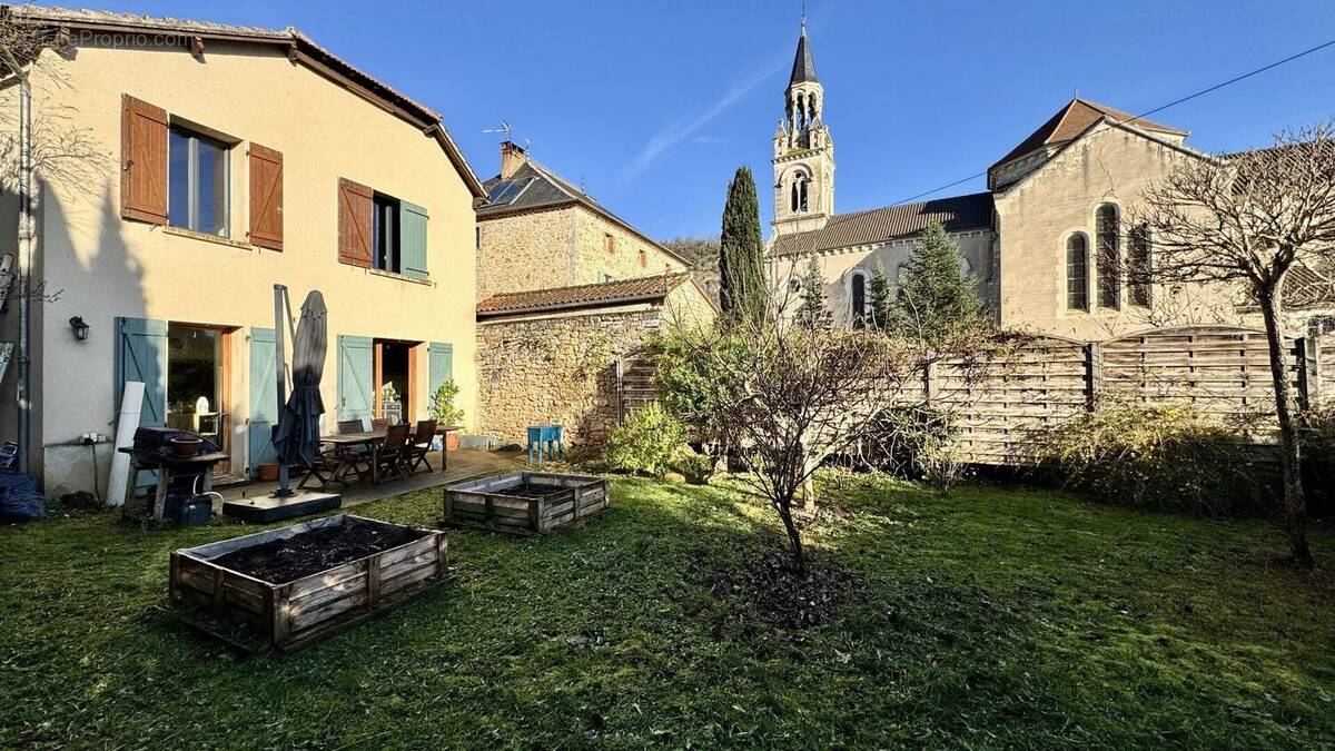 Maison à SAINT-MARTIN-LABOUVAL