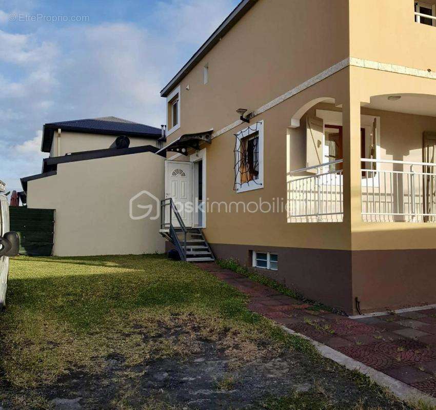 Maison à SAINTE-SUZANNE