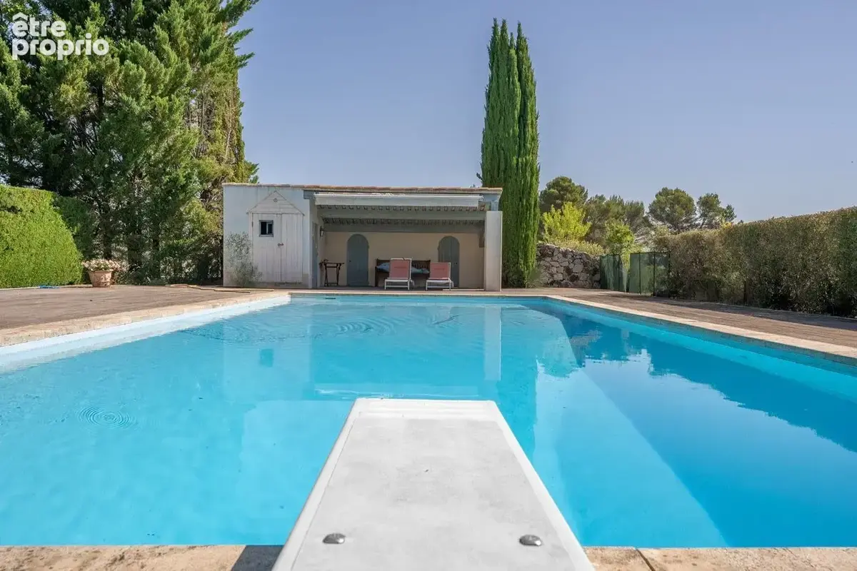 Piscine et pool-house