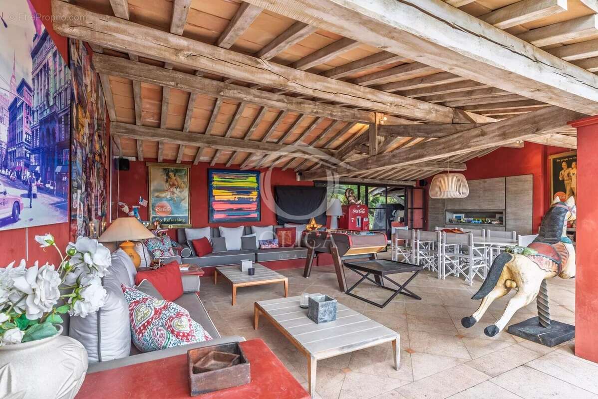 Maison à MOUGINS