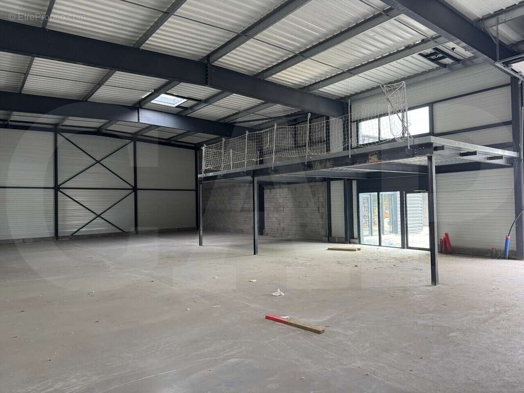 272 m² à Saint-Aubin-Du-Cormier  - photo 4