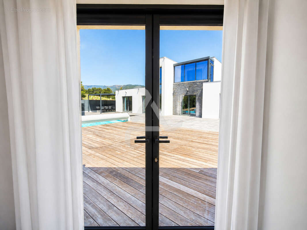 Villa t7 de 211m2 contemporaine avec piscine sous-sol aménagé et chambre indépendante - photo 39