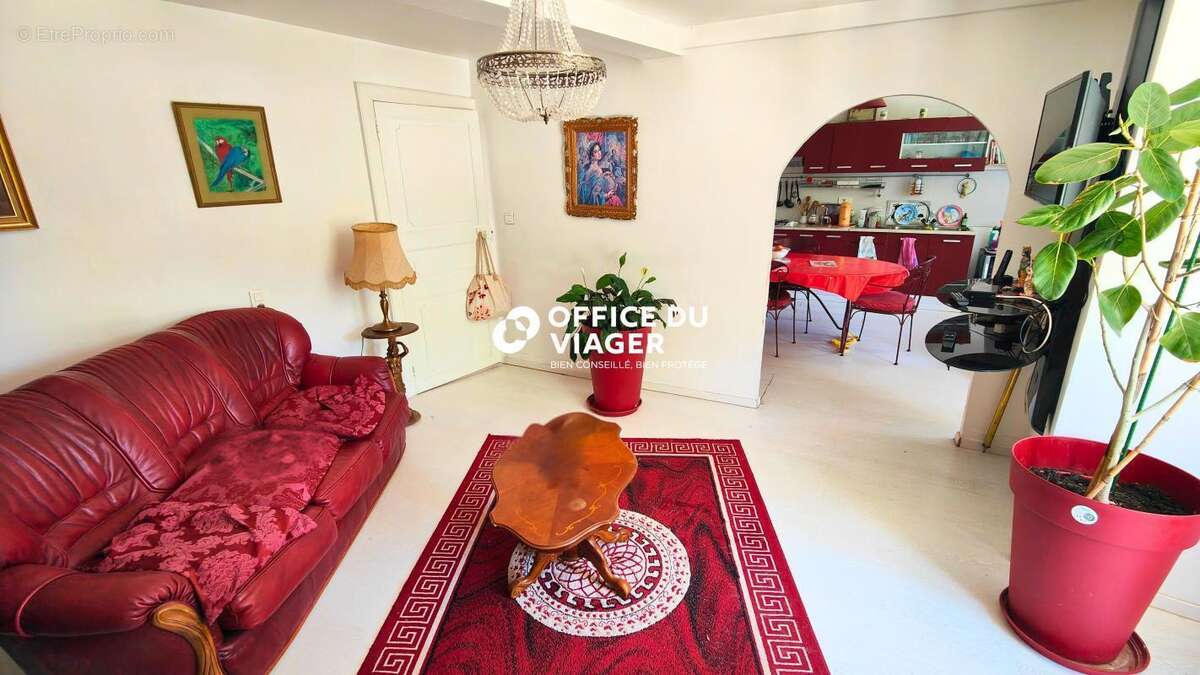 Maison - 6 pièces - 259,82 m² - photo 2