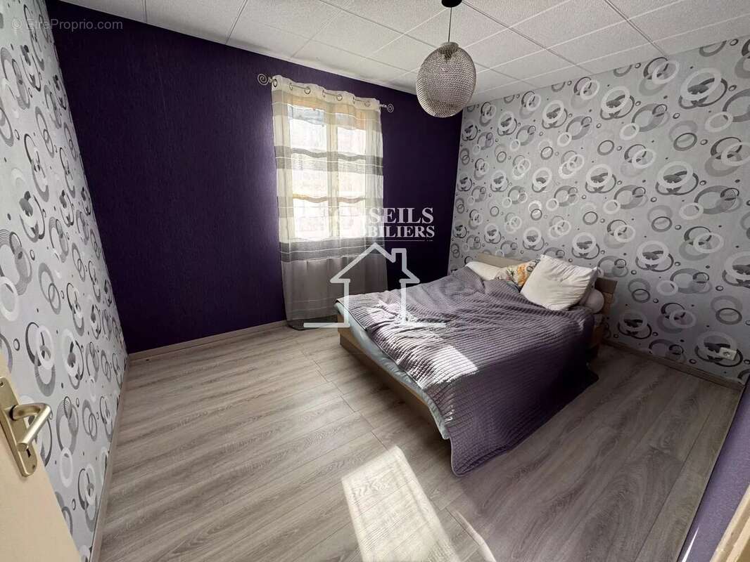 Maison à VILLENEUVE-SUR-YONNE