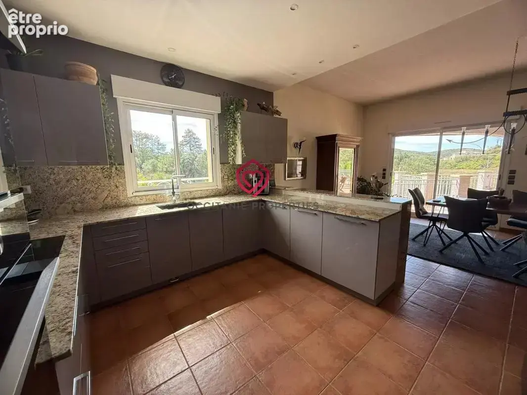 Magnifique maison avec un beau terrain, piscine et garage - photo 30
