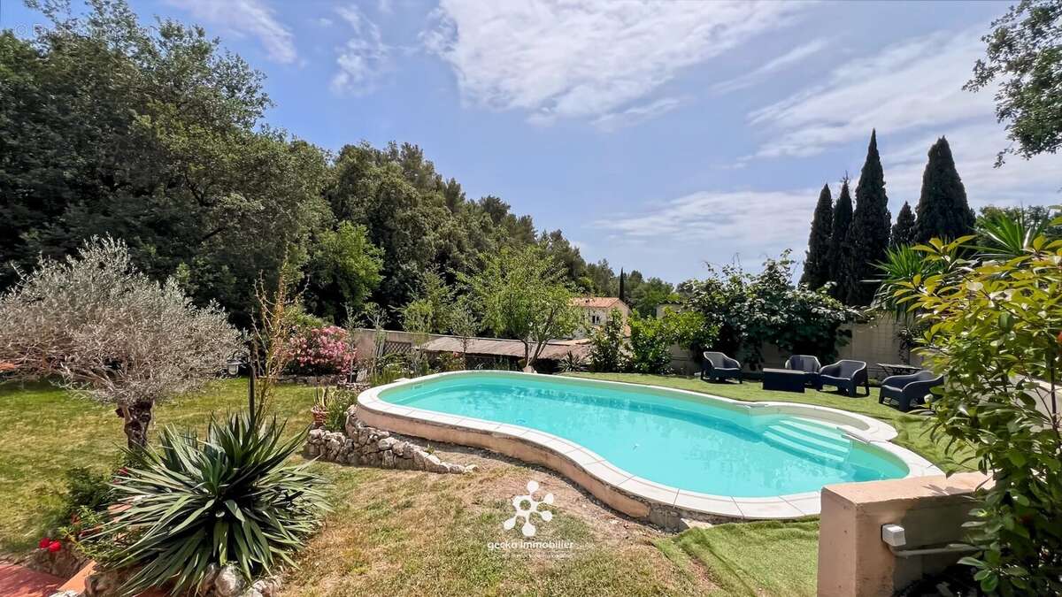 Maison à ROQUEFORT-LES-PINS