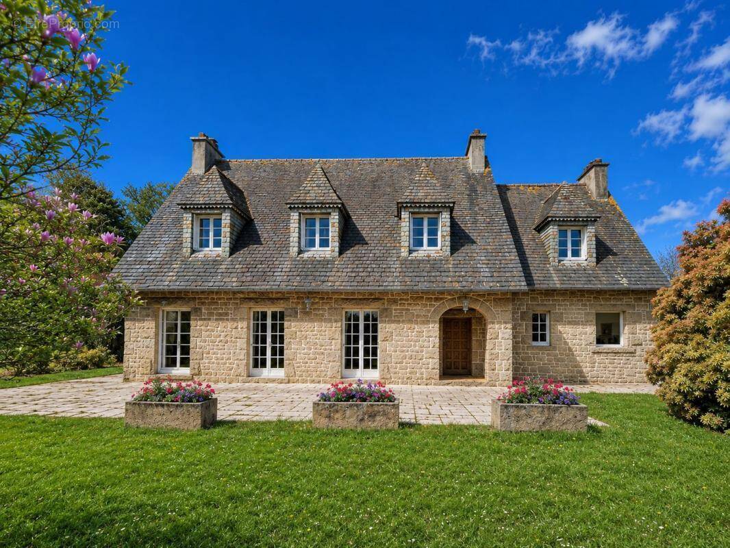Maison à PLOUIGNEAU