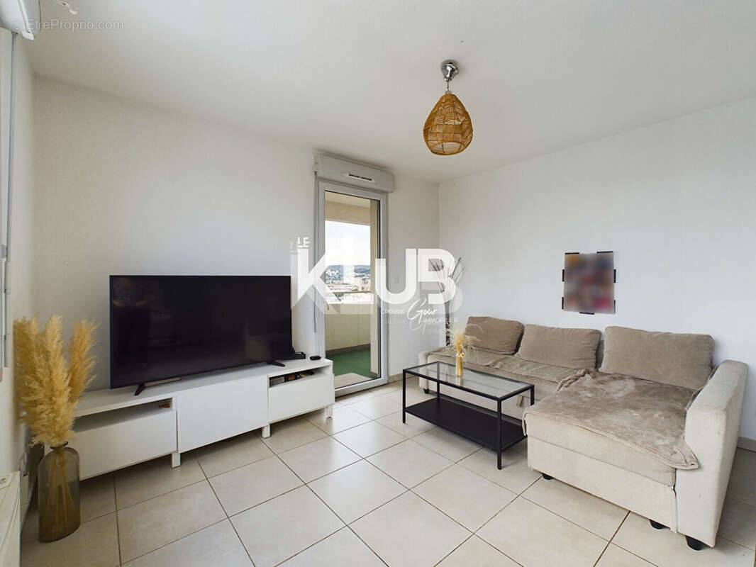 Appartement à MARSEILLE-3E