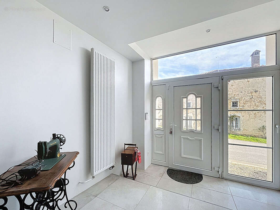 Maison à COURCELLES-SOUS-CHATENOIS