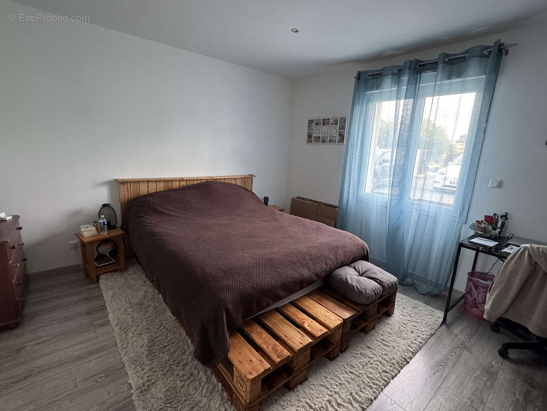 Maison à LA RIVIERE-SAINT-SAUVEUR