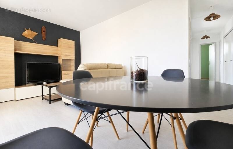 Appartement à LA LONDE-LES-MAURES