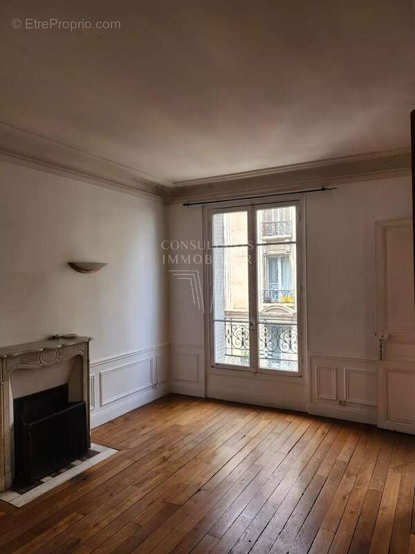 Appartement à PARIS-14E