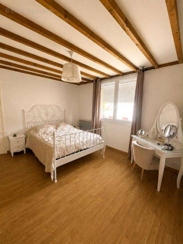 Maison 120 m² à Coucy-Le-Chateau-Auffrique  - photo 8