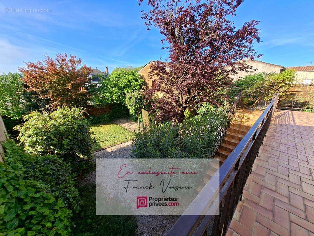 A VENDRE en EXCLUSIVITE au Boupère, centre bourg, maison de 109 m2 avec 4 chambres et 1 bureau sur une parcelle de 291 m2 - photo 7