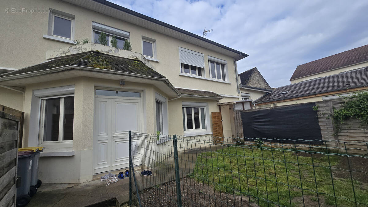Appartement à LARDY