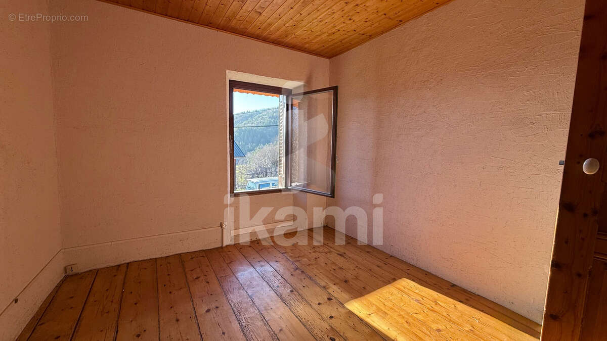 Maison à ENTREMONT-LE-VIEUX