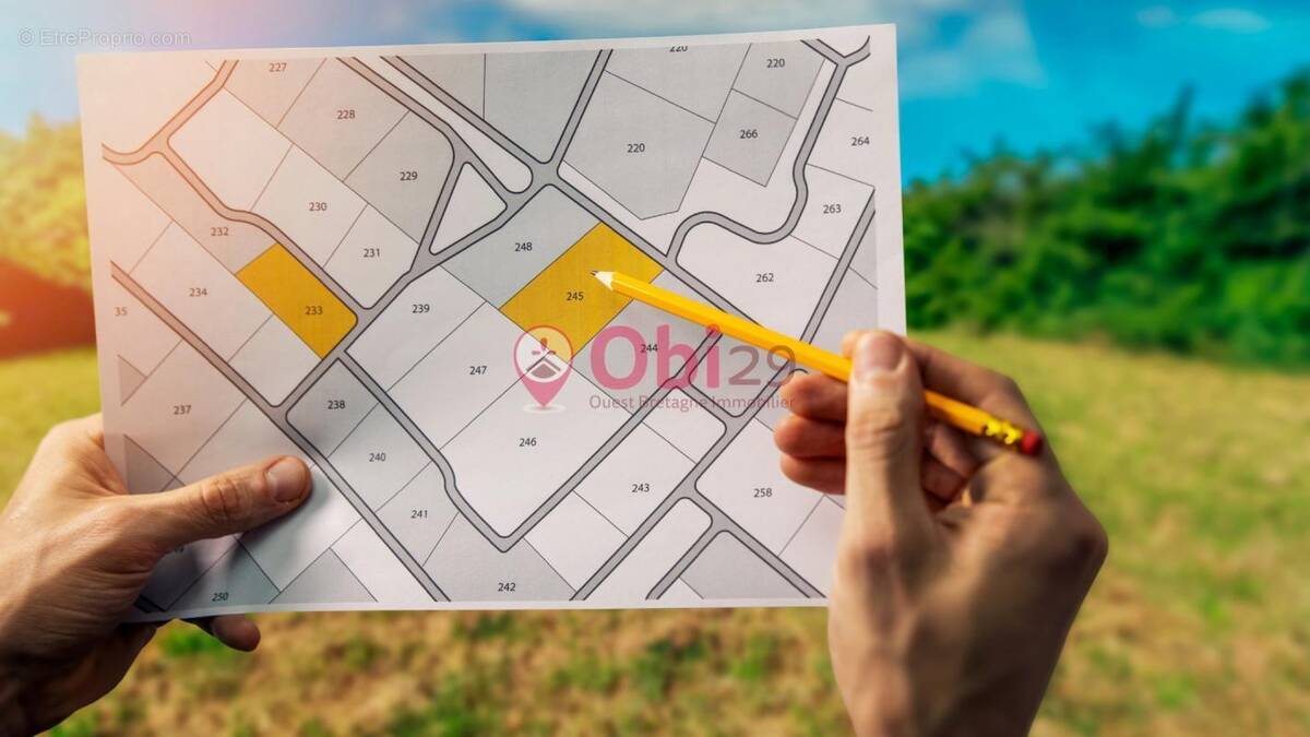 Terrain à PORT-LAUNAY