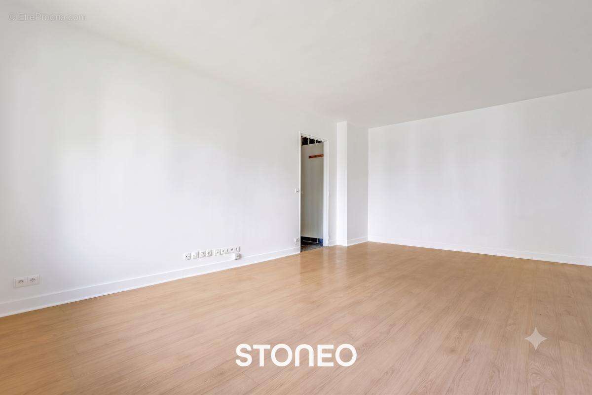 Appartement à PARIS-14E