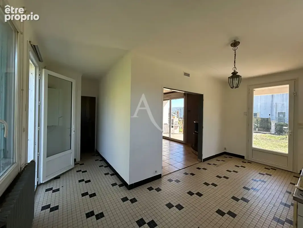 Ensemble immobilier à L'ILE D'ELLE - photo 13