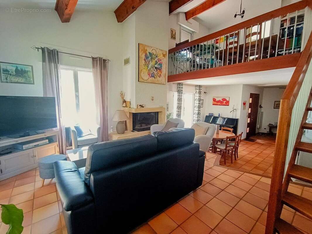Maison familiale de caractère de 155 m2 avec piscine - photo 3