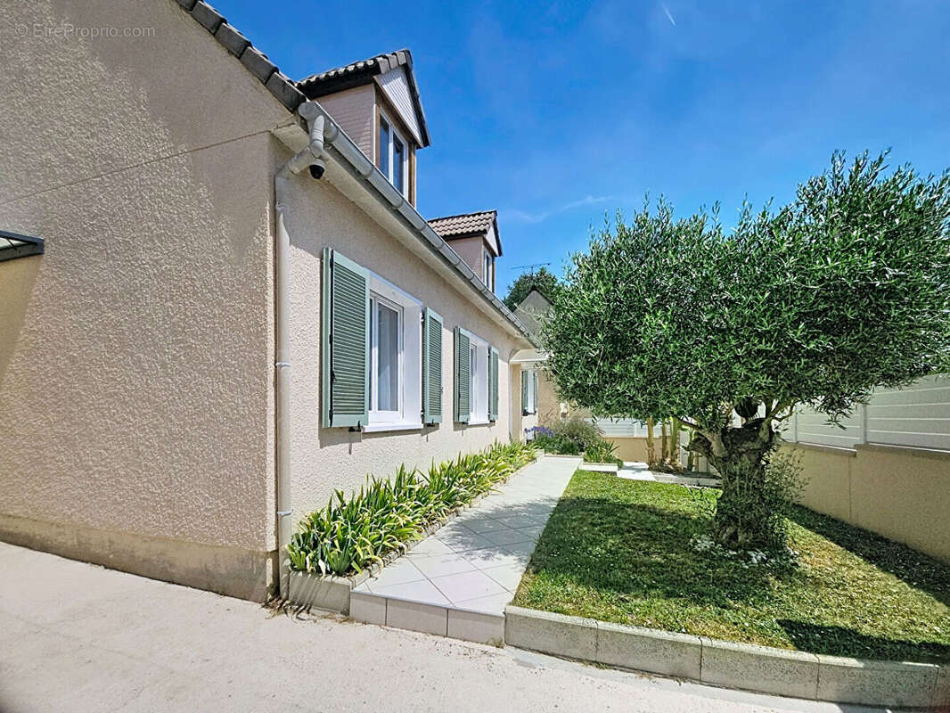 Maison à SAINT-GERMAIN-SUR-ECOLE