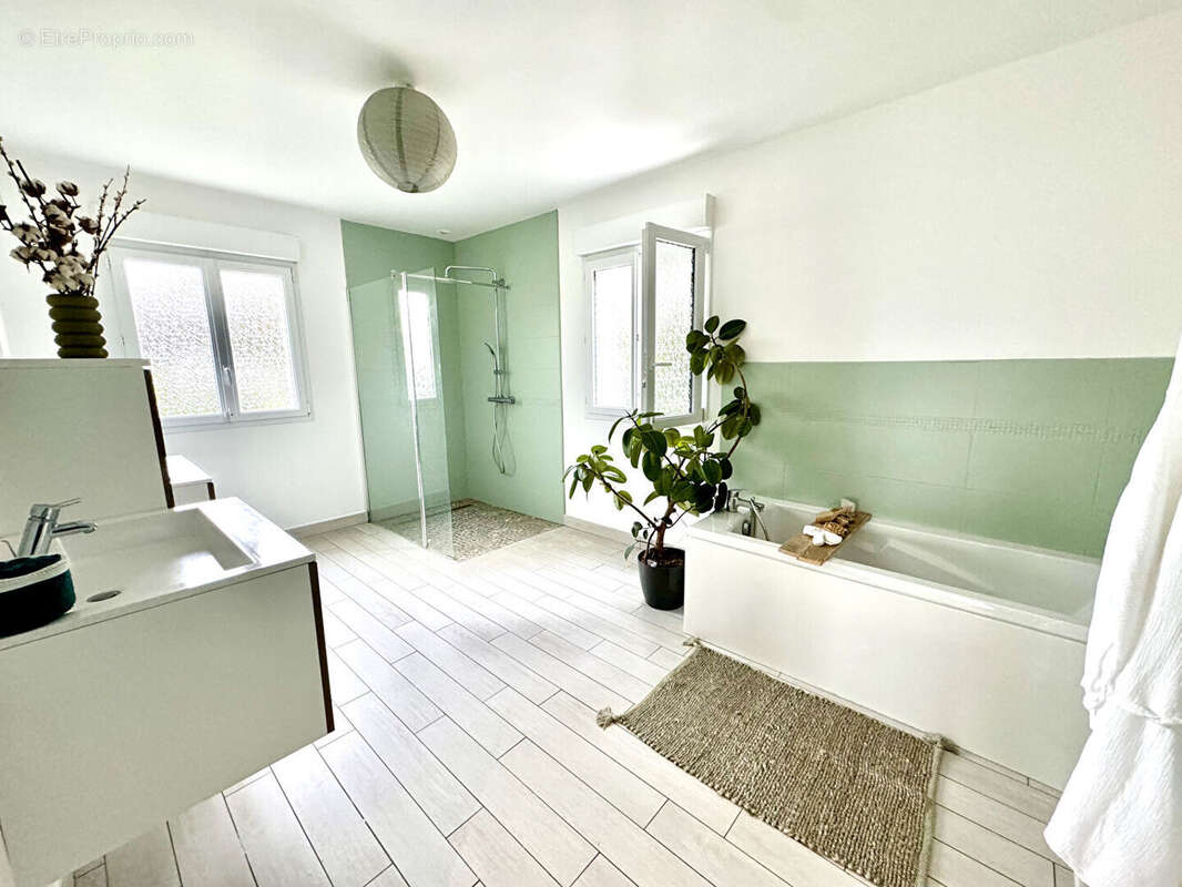 Maison à LA CAPELLE-LES-BOULOGNE