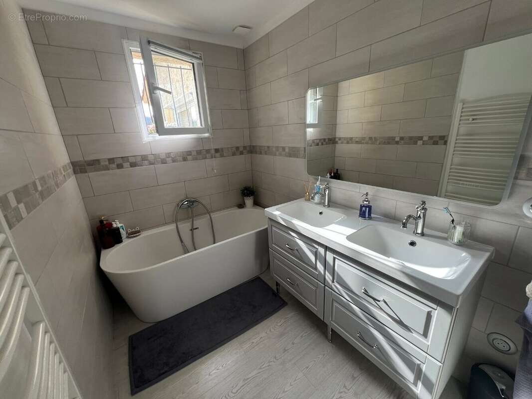 Maison à SAINT-CHERON