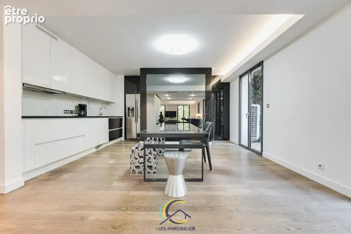 Rare : rdj d'exception avec jardin de 400m2 — résidence villa cadenelle - photo 10