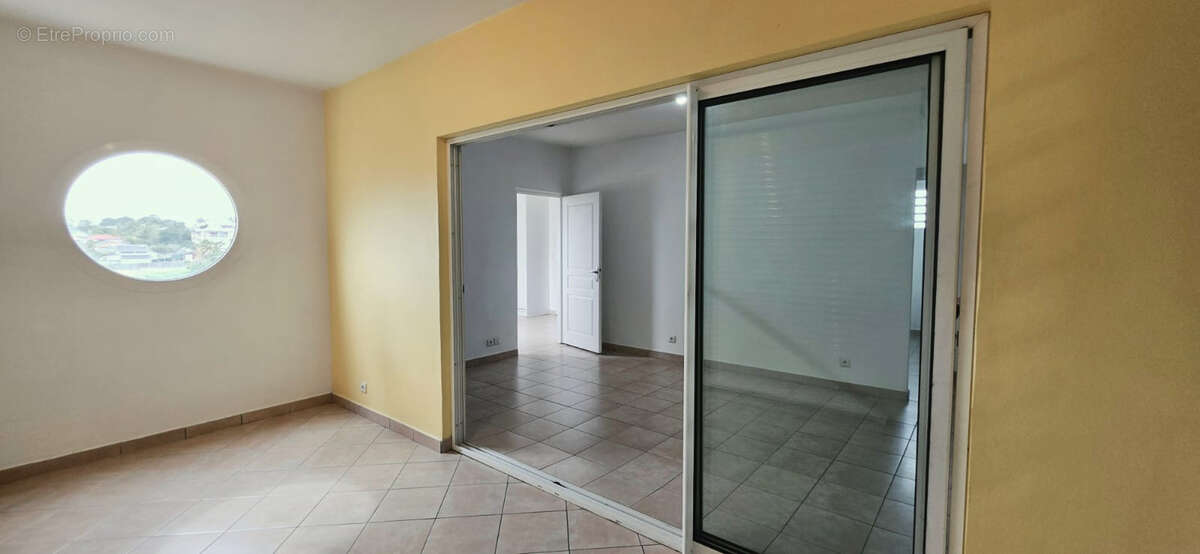Appartement à BAIE-MAHAULT