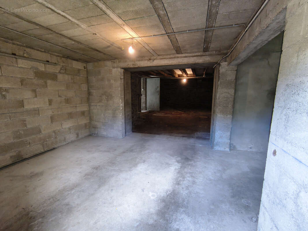 Maison à DECAZEVILLE