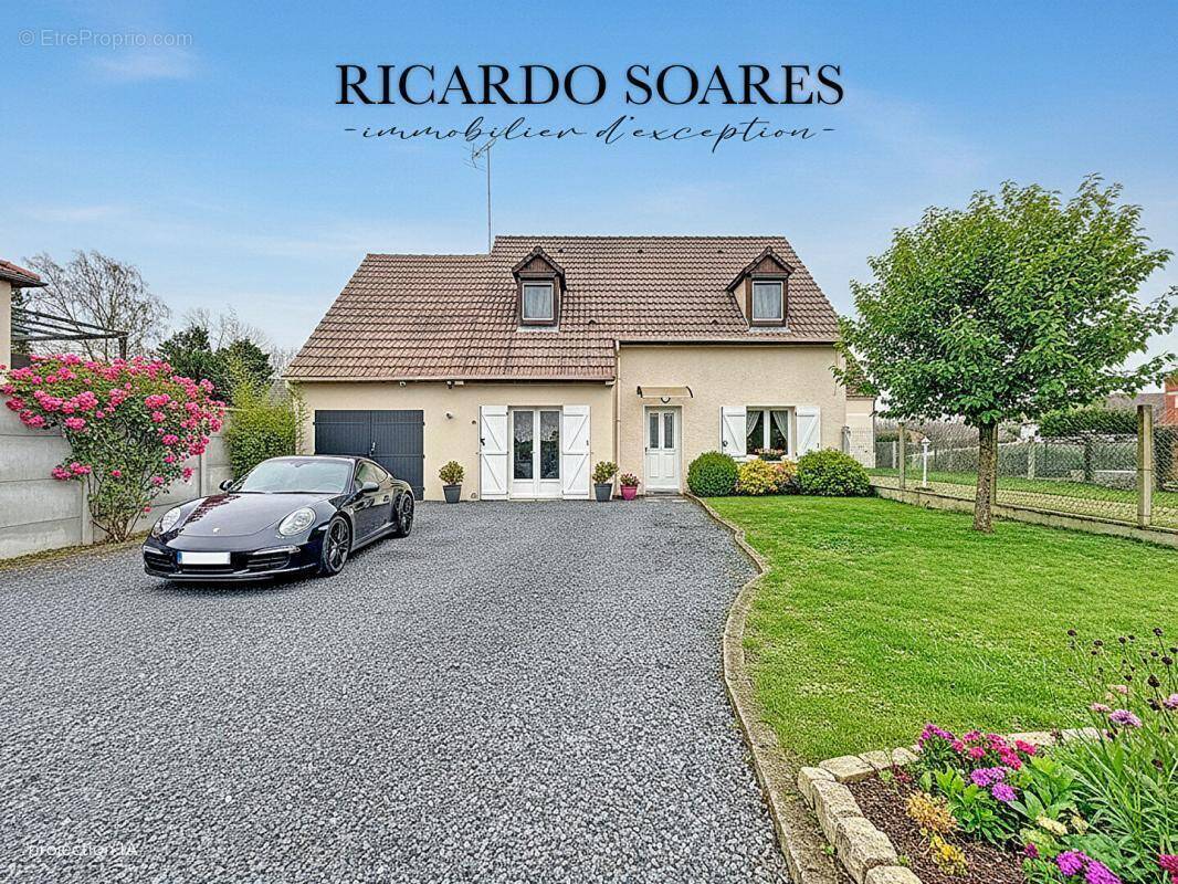 Maison à CHEVRIERES