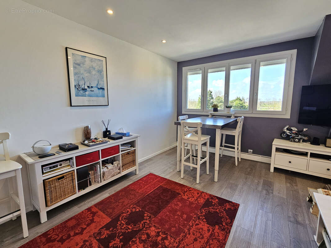 Appartement à VARAVILLE