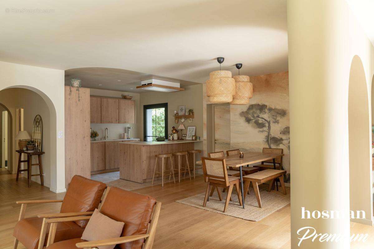 Maison à SAINT-SULPICE-ET-CAMEYRAC