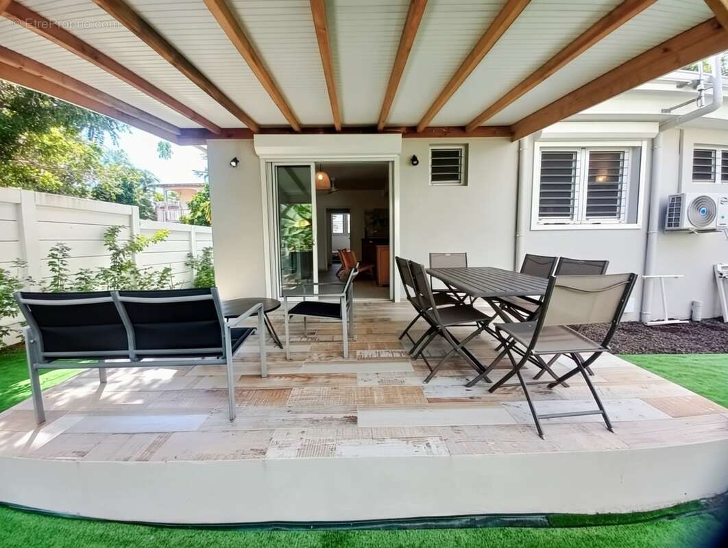 Villa premium T3 & son T2 à vendre à SAINTE ANNE Bourg (971) Guadeloupe - - photo 21