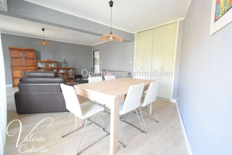 Appartement traversant 87 m² avec terrasse plein sud, parking et 2 caves – Hyères Centre 83400 - photo 5