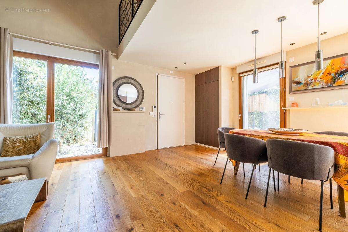 Maison 5 pièces 114 m² à Romainville - photo 2
