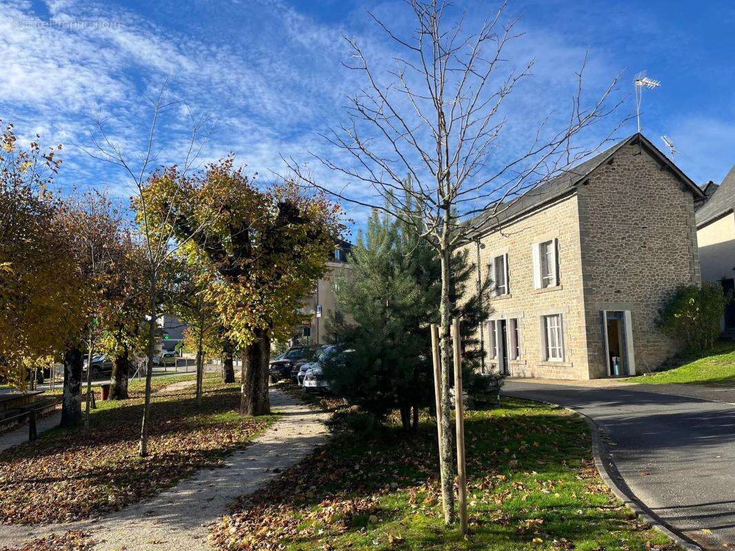 Maison à SAINT-PRIVAT