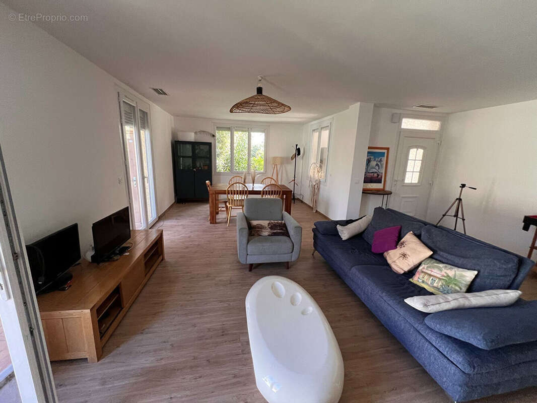 Maison Saint Andre de 137m² avec son grand hangar sur un terrain de 1208 m² - photo 3