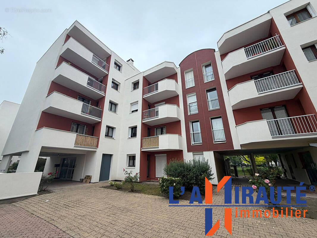 Appartement à SARTROUVILLE