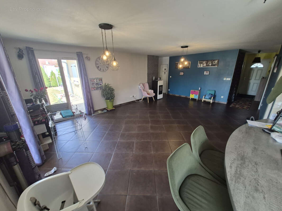 Maison individuelle de 172 m2 de 2008 édifiée sur un terrain de 880 m2 - photo 6
