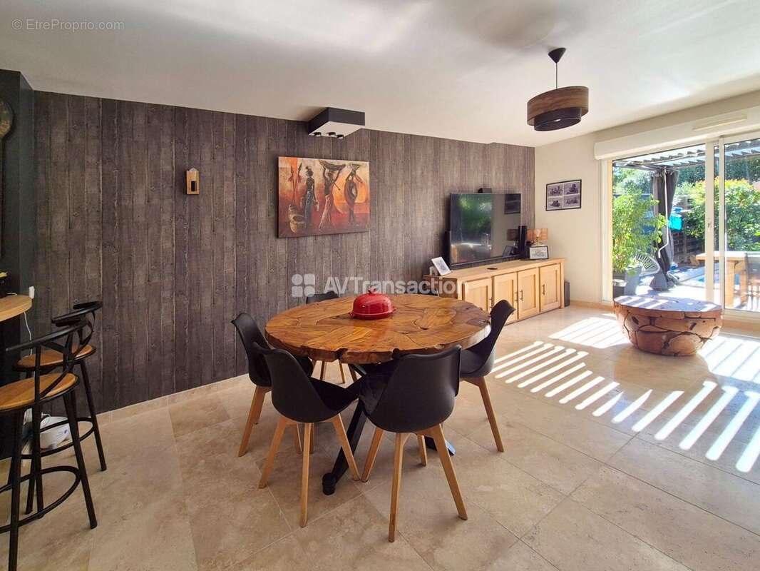 Maison à ROQUEBRUNE-SUR-ARGENS