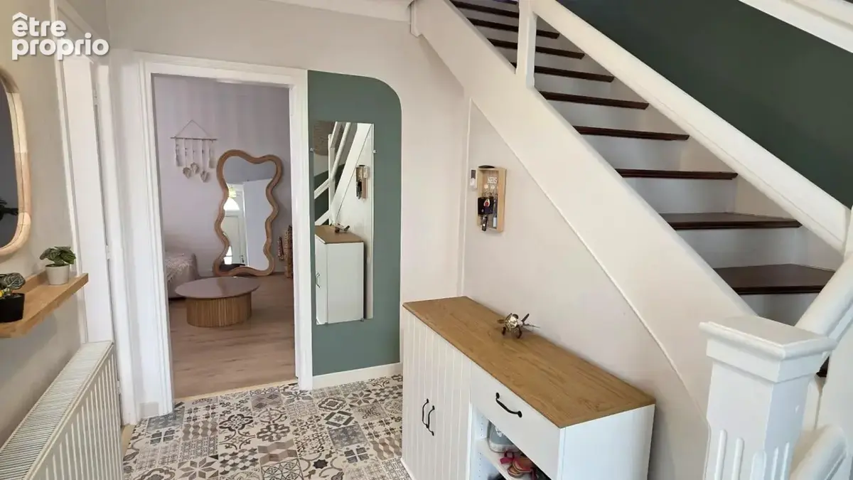 Maison en pierre entièrement rénovée, 173,30 m², six chambres, garage et jardin clos de 994 m² · Rostrenen (22) - photo 3