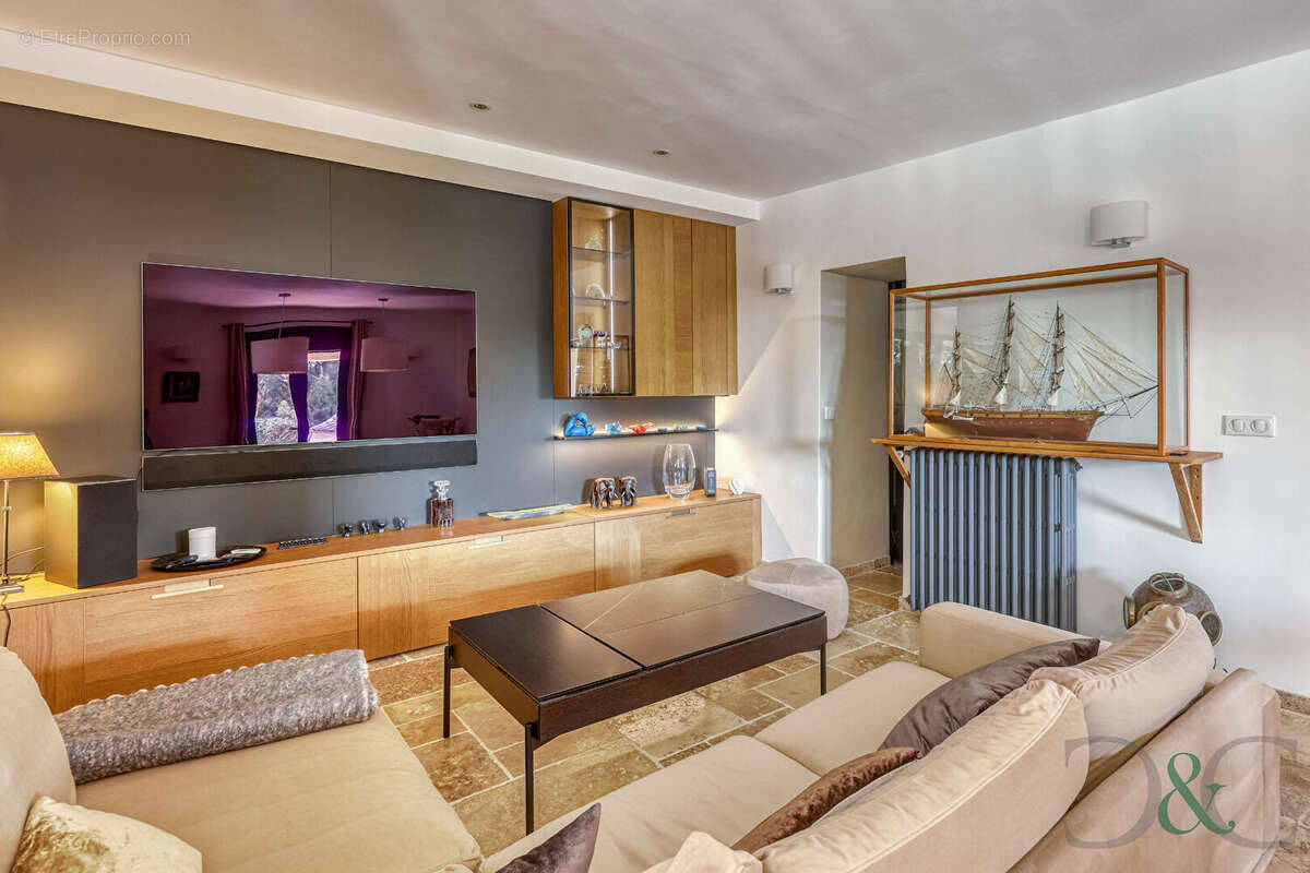 Maison à BORMES-LES-MIMOSAS